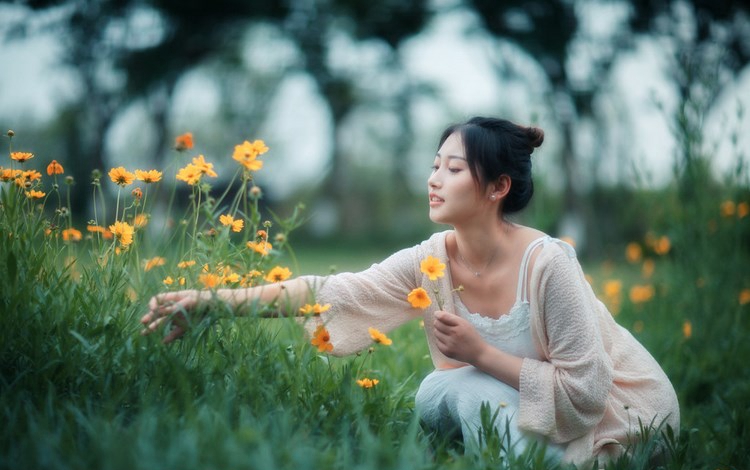 泳衣美女小麦色肌肤长腿美臂激情图片 