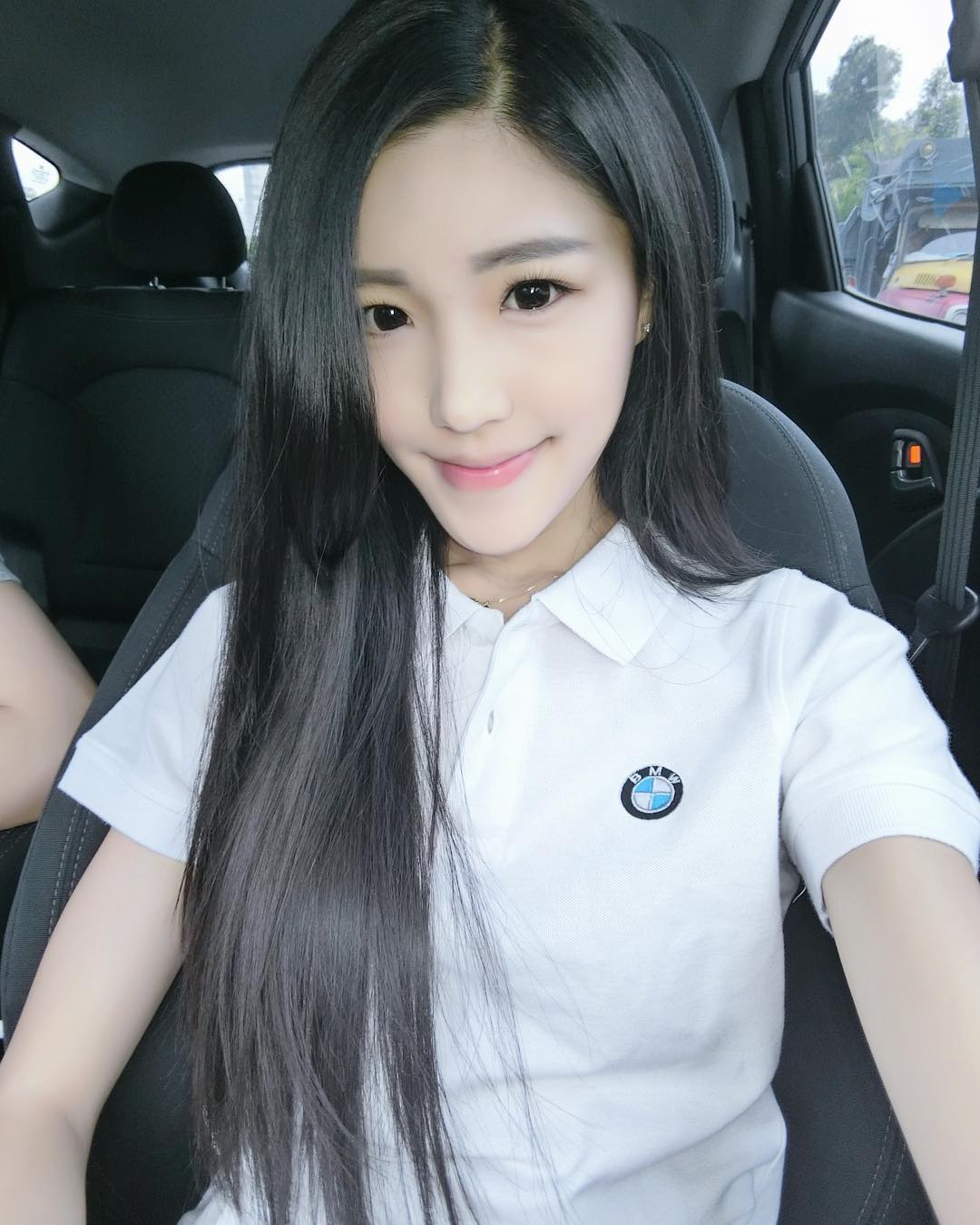 治愈系微笑美女Ivy Kuang私拍美照 