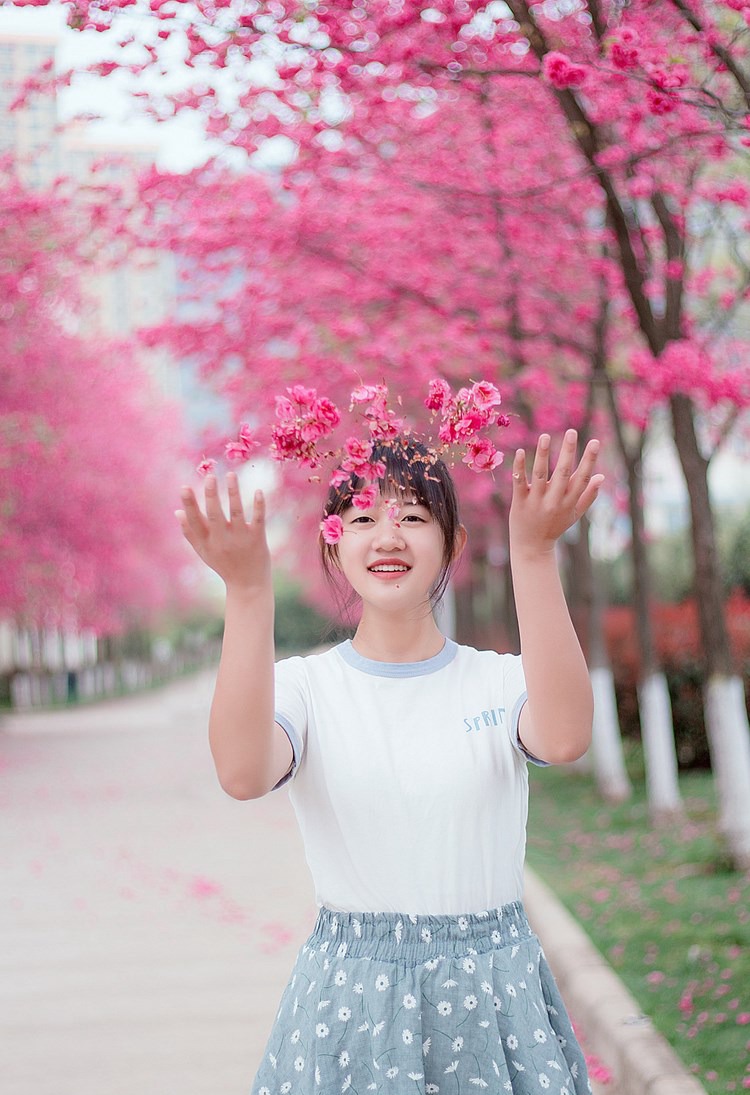 比基尼美女戴小唯旅拍写真图片 