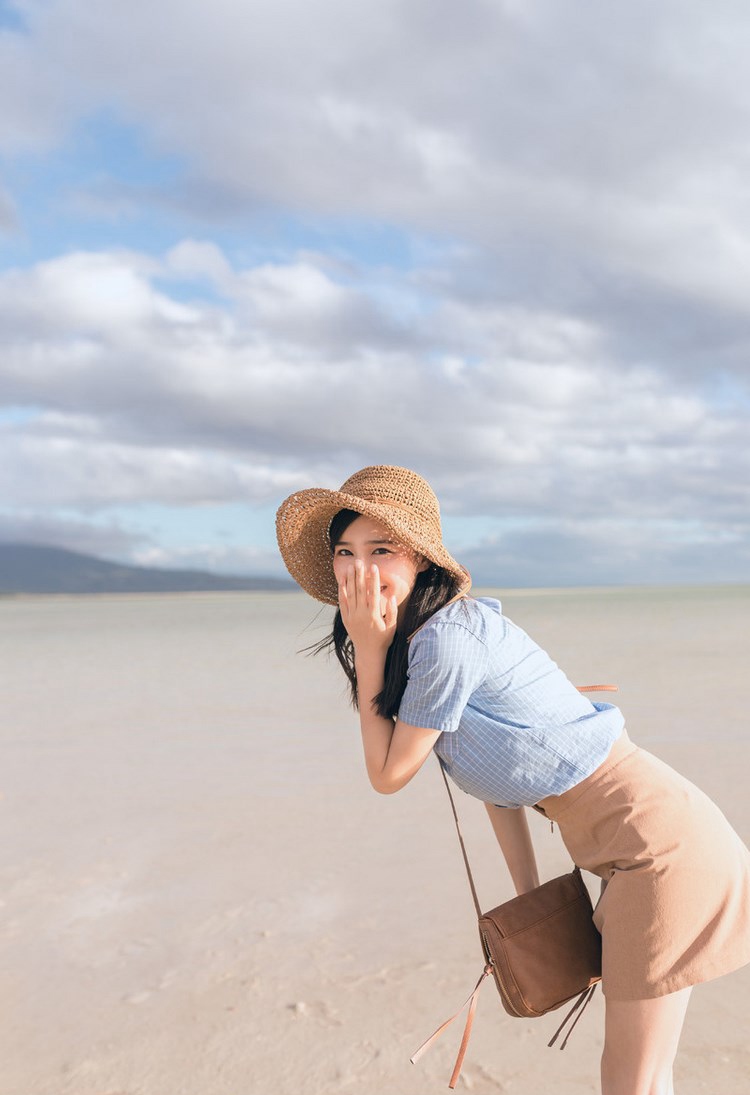 高跟黑丝美女Lina私拍美腿写真图片 