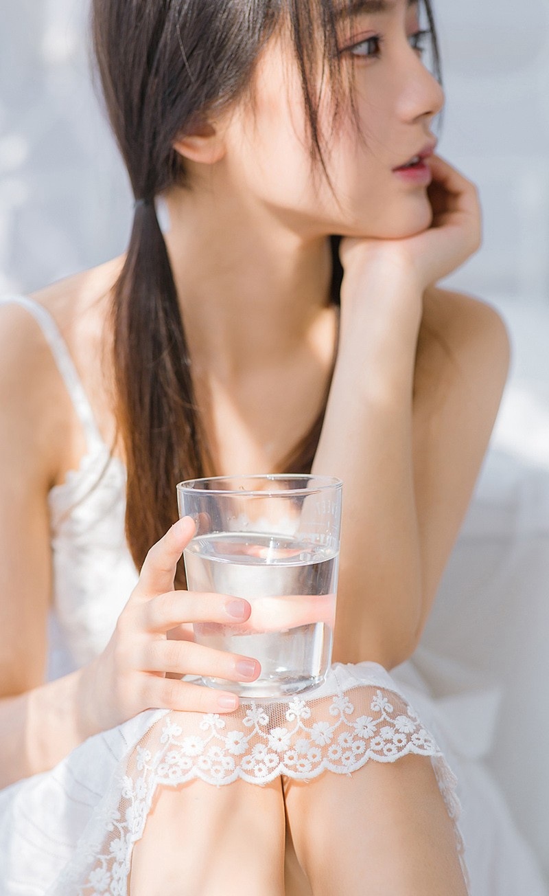 性感透视内衣美女浴室湿身诱人写真 