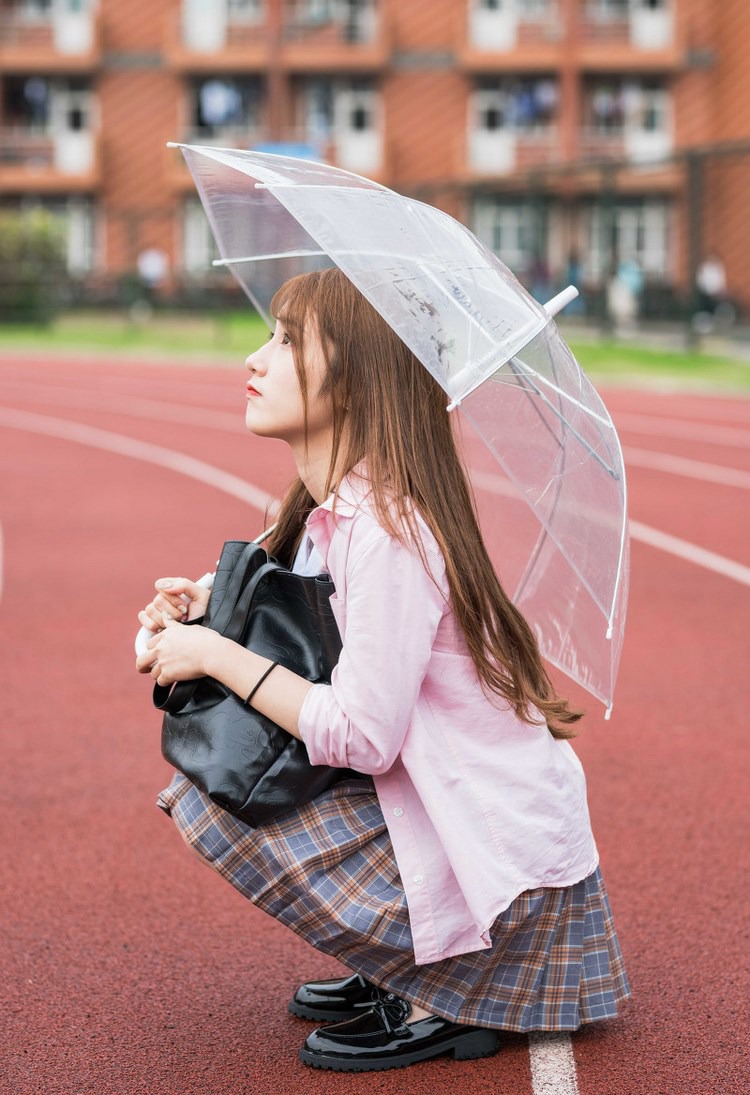 丰满美胸内衣美女私房性感写真 