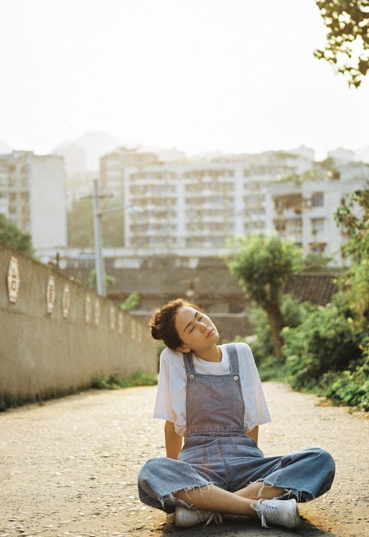 酥胸半露美女谢芷馨Sindy性感旅拍写真 