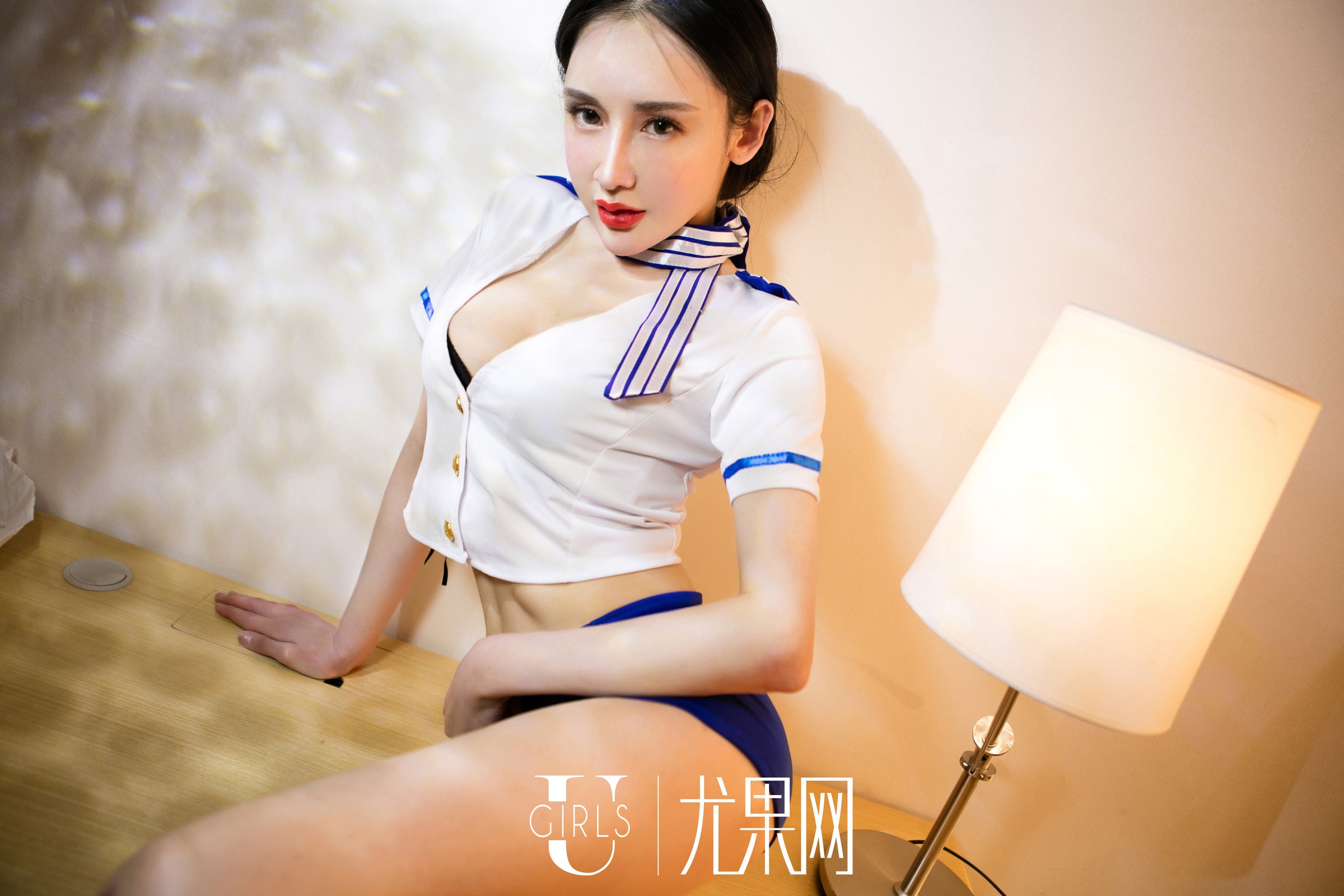 90后美女阿依努尔瓦娅私房蕾丝睡衣图集 