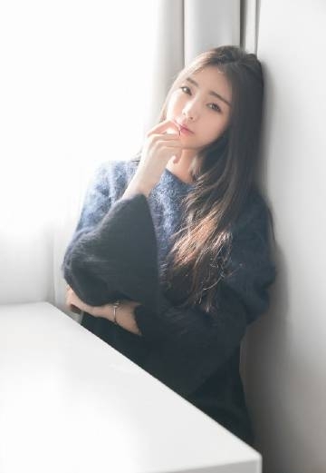 90后美女嫩模潇潇性感养眼图片 