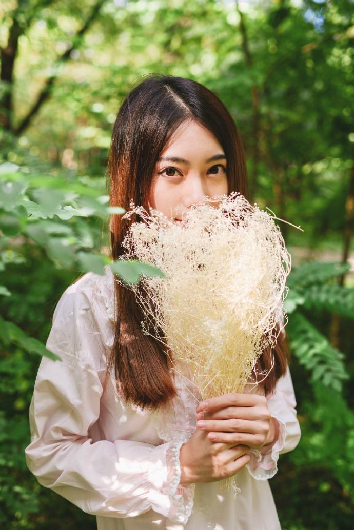 性感泳装美女许诺泳池湿身诱惑写真 