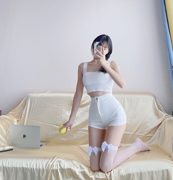 童颜大胸美女星名美津紀性感写真图片合集 