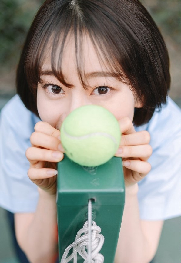 丰盈美女护士制服性感写真 