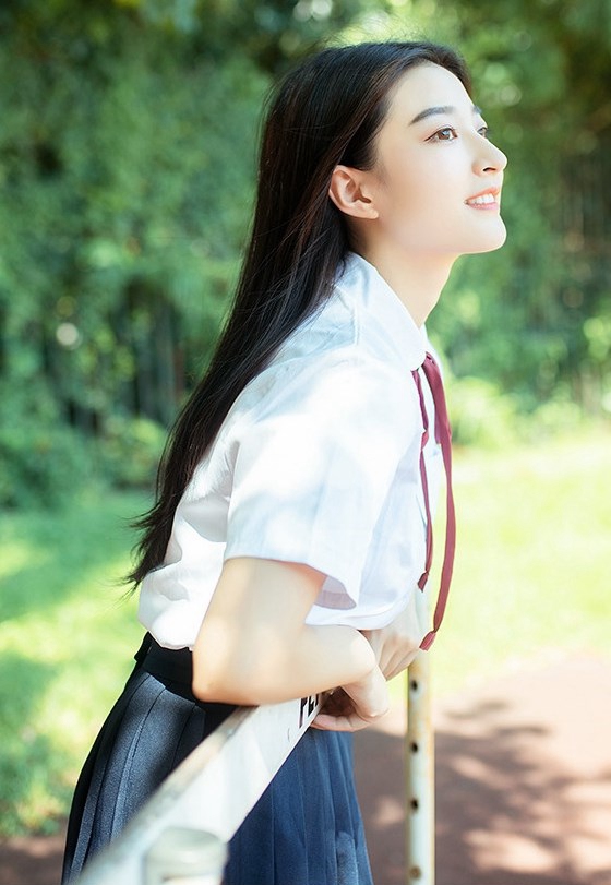 妩媚睡衣美女私房性感撩人写真 