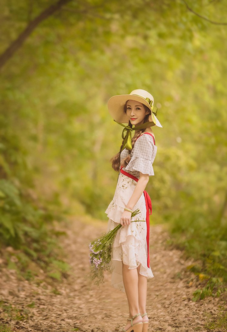 秀人美女Anna徐子琦性感比基尼诱人写真 