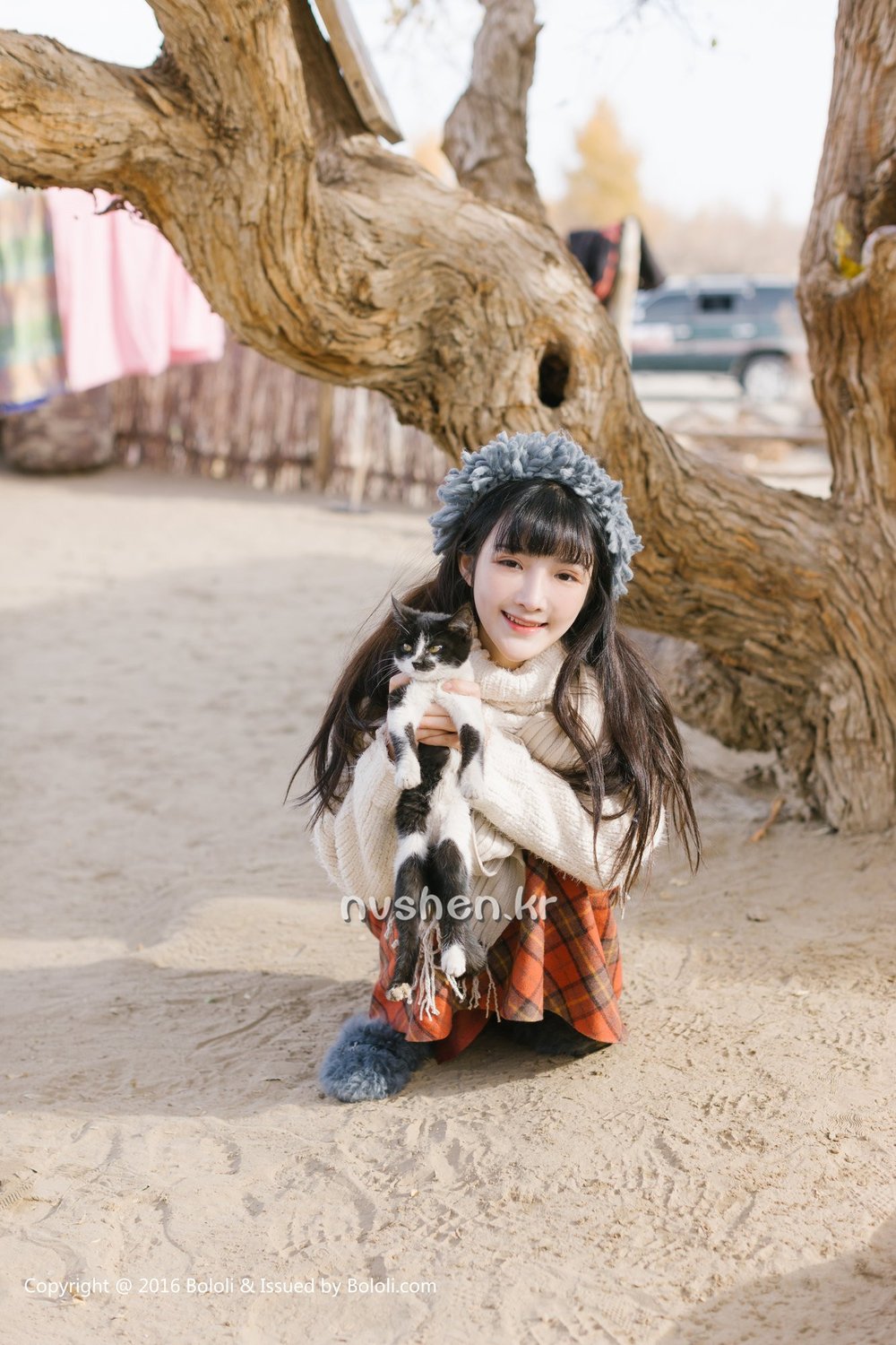 唯美清纯美女之应沙漠旅拍写真图片 