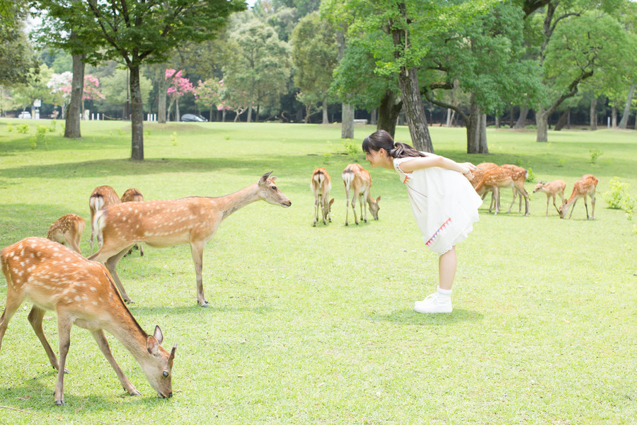 小蛮腰美女性感身材迷人写真 