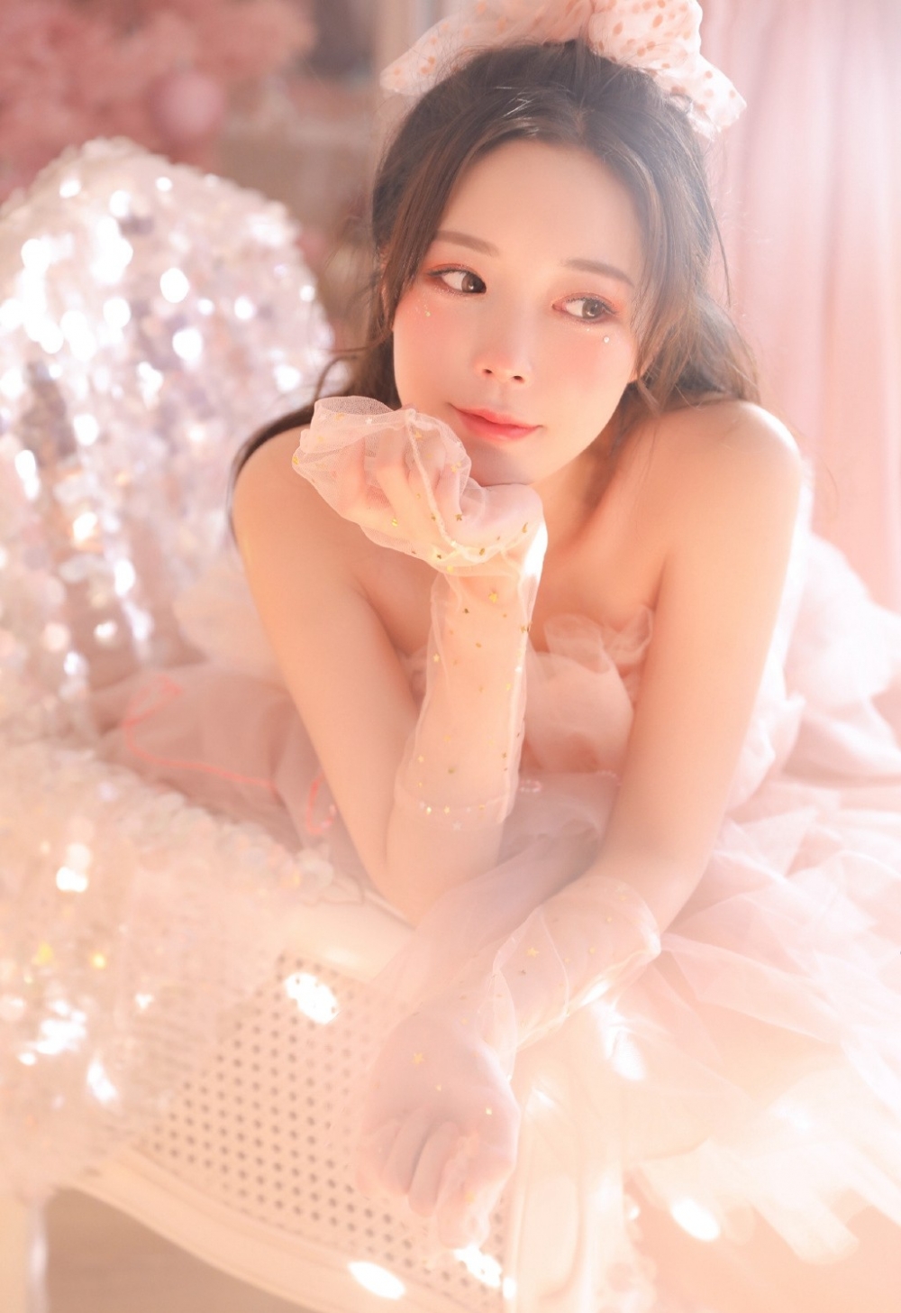 亚洲小妹完美身材长腿蕾丝少女写真 