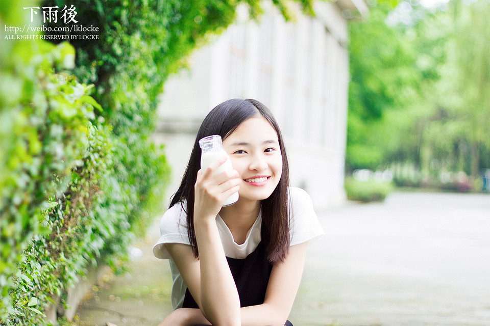 豹纹内衣美女小芯高清迷人写真 