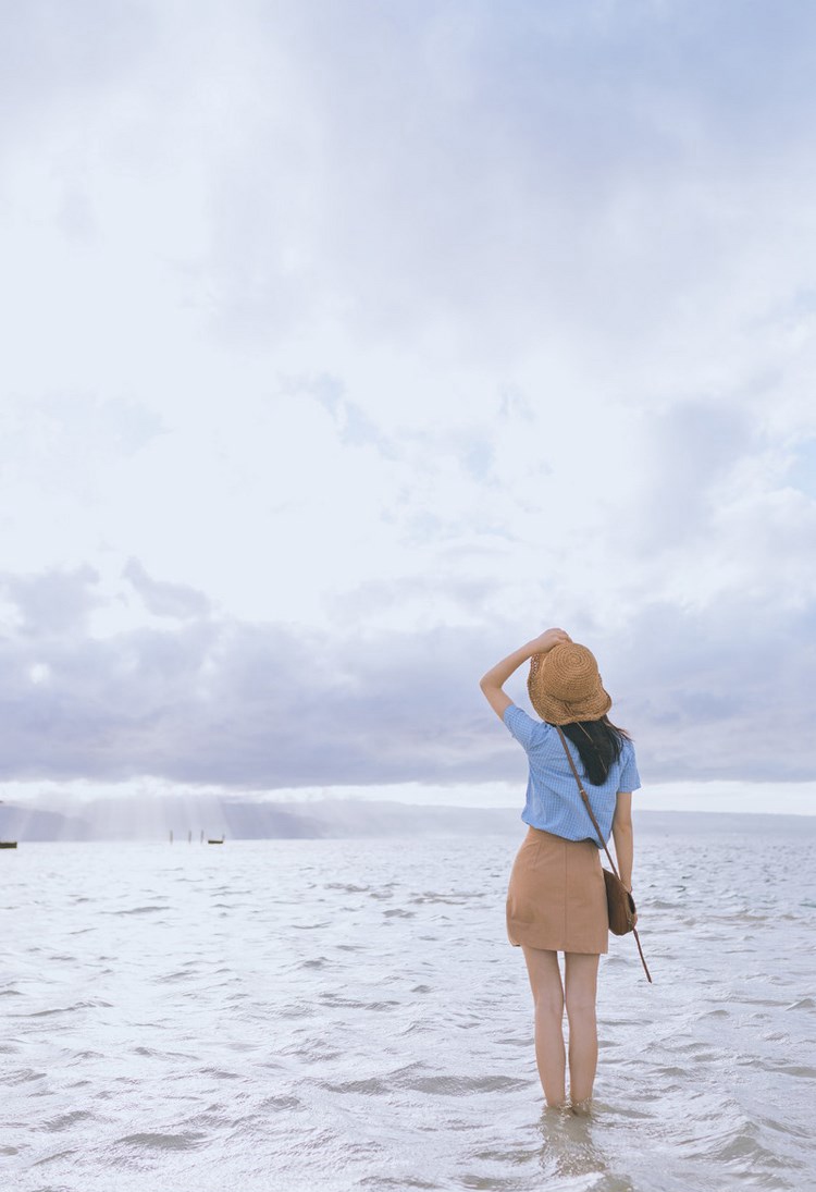 丝袜制服美女杨晨晨诱惑写真图集 