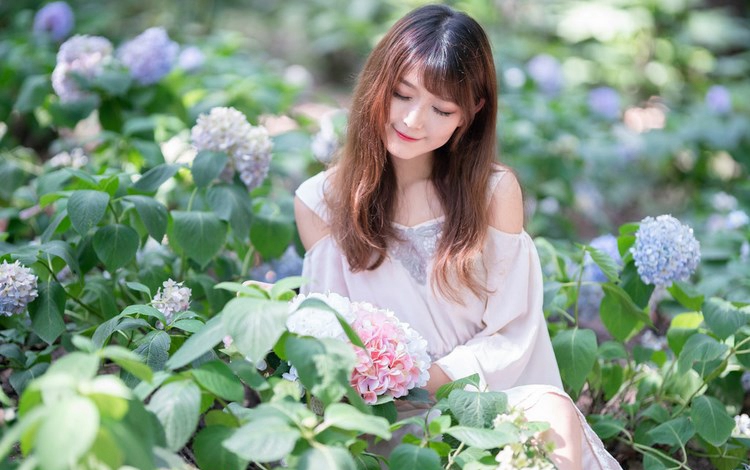 气质短发美女雨夕cy性感私房照图片 