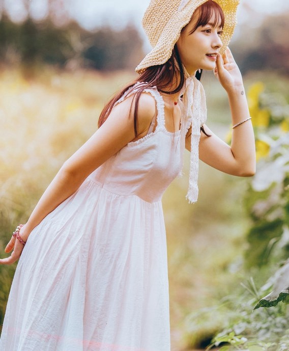 温婉贤淑美女馨儿性感私拍图片 