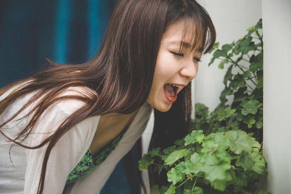 性感白纱美女私房上演身材诱惑写真 