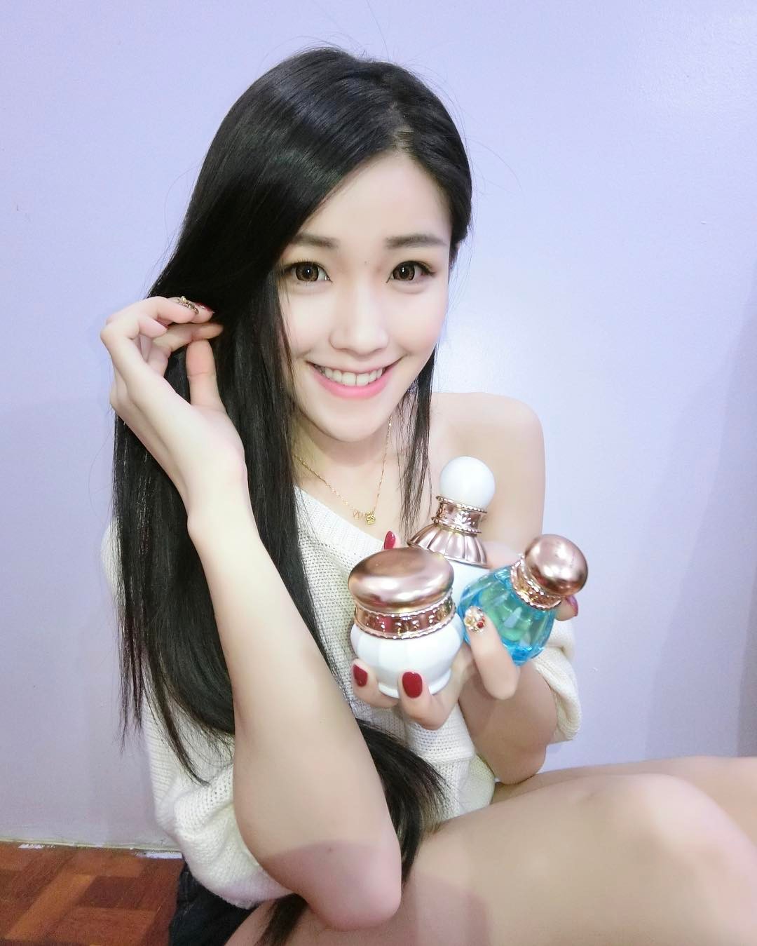 治愈系微笑美女Ivy Kuang私拍美照 