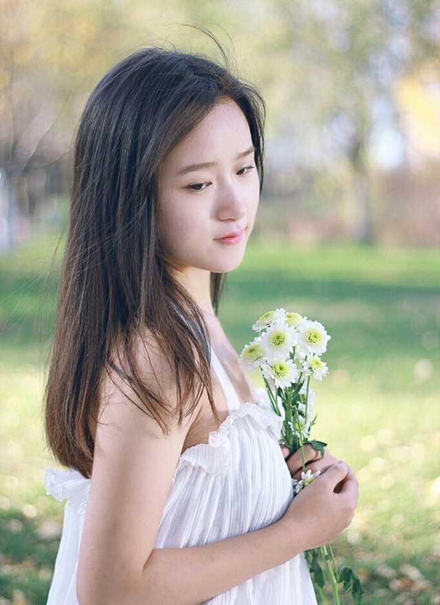 童颜大胸美女桃井春花性感写真图片 