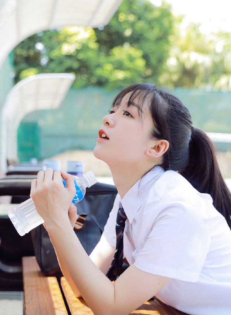 性感护士制服美女私房诱人写真 