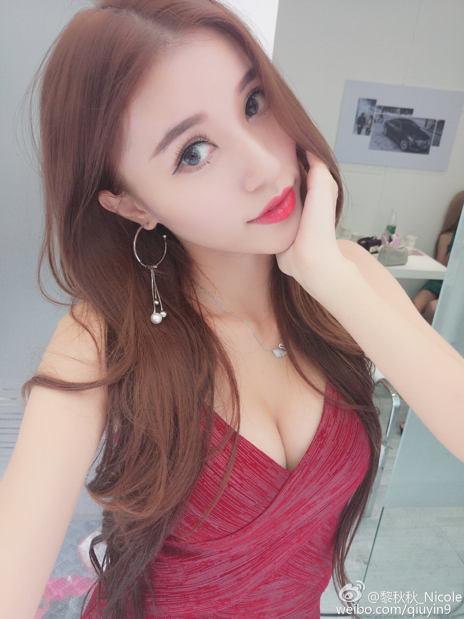 90后美女校花黎秋秋Nicole微博自拍美图 