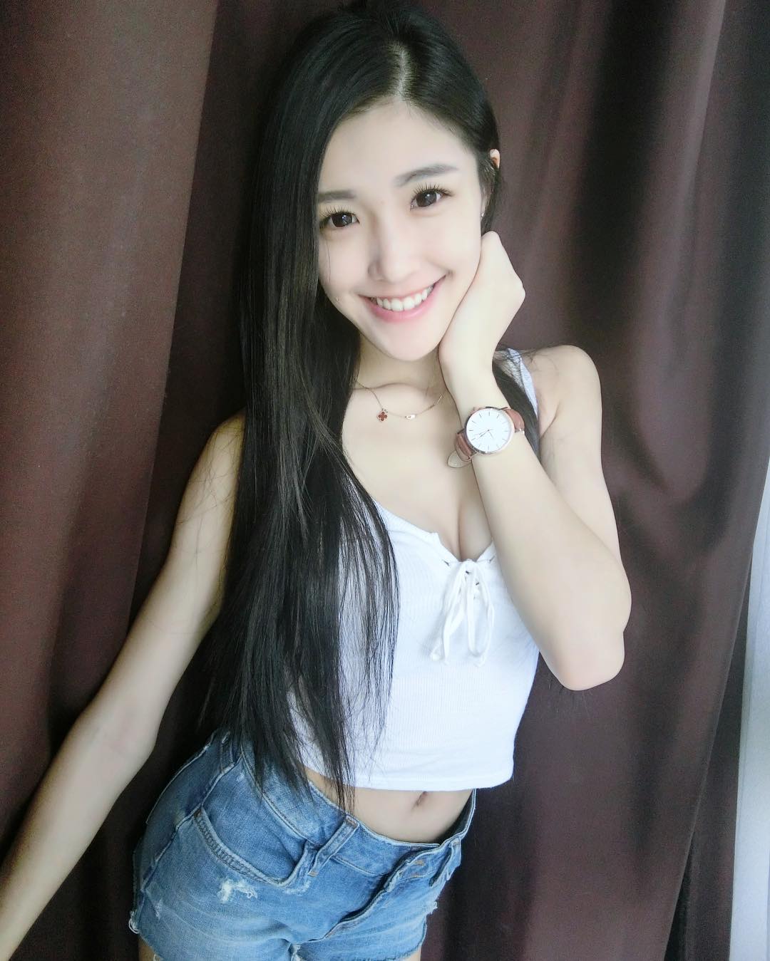 治愈系微笑美女Ivy Kuang私拍美照 