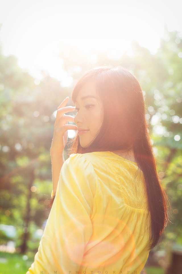 白色内衣美女美胸诱惑性感写真 