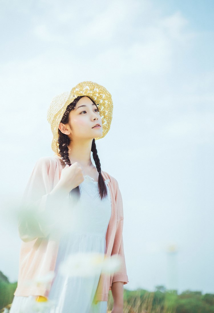 日本少女偶像一色杏子学生制服摄影图片 