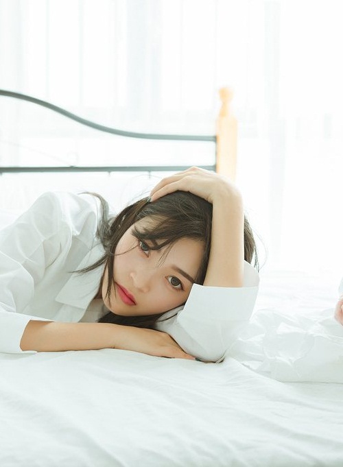 美女室内性感撩人私房照 