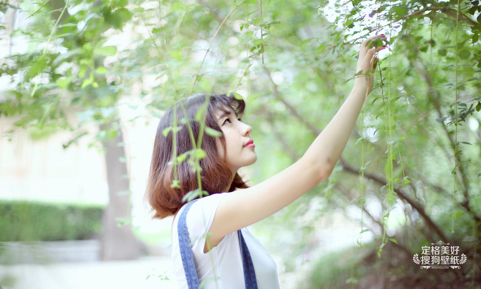 妩媚护士制服美女私房美乳诱人写真 