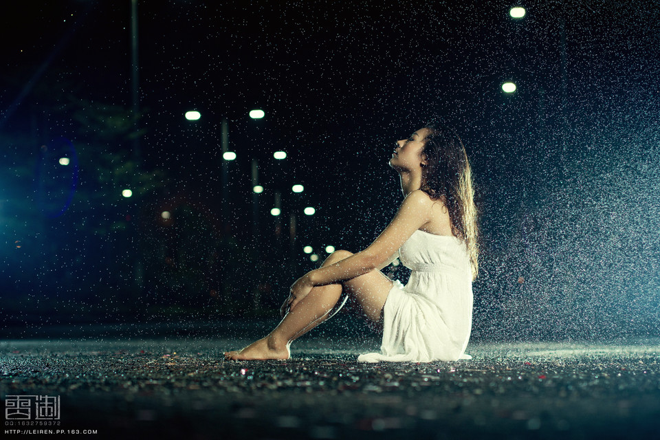 性感雨夜精灵湿身诱惑写真 