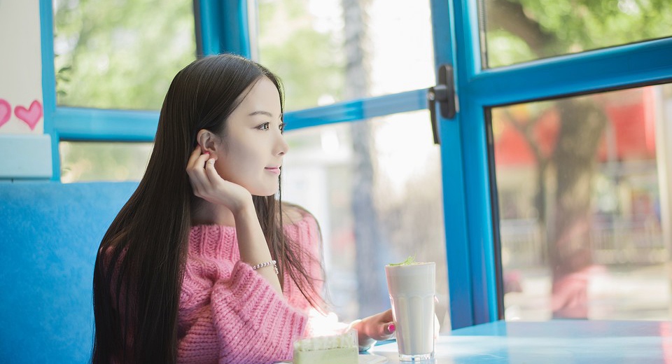 可爱美女黄雅知私房露美胸性感写真 