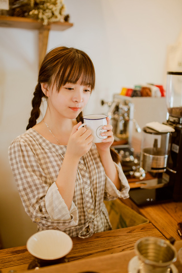 性感美女私房秀翘臀迷人写真 