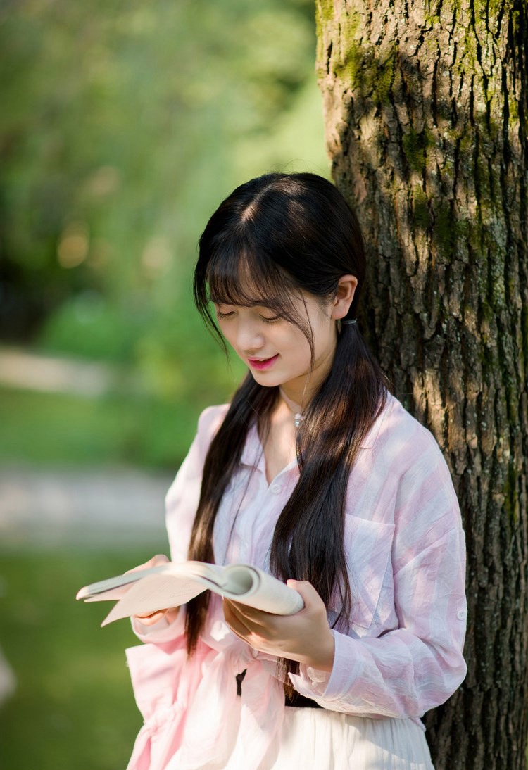 酥胸美女写真芝芝Booty泳衣诱惑图片 