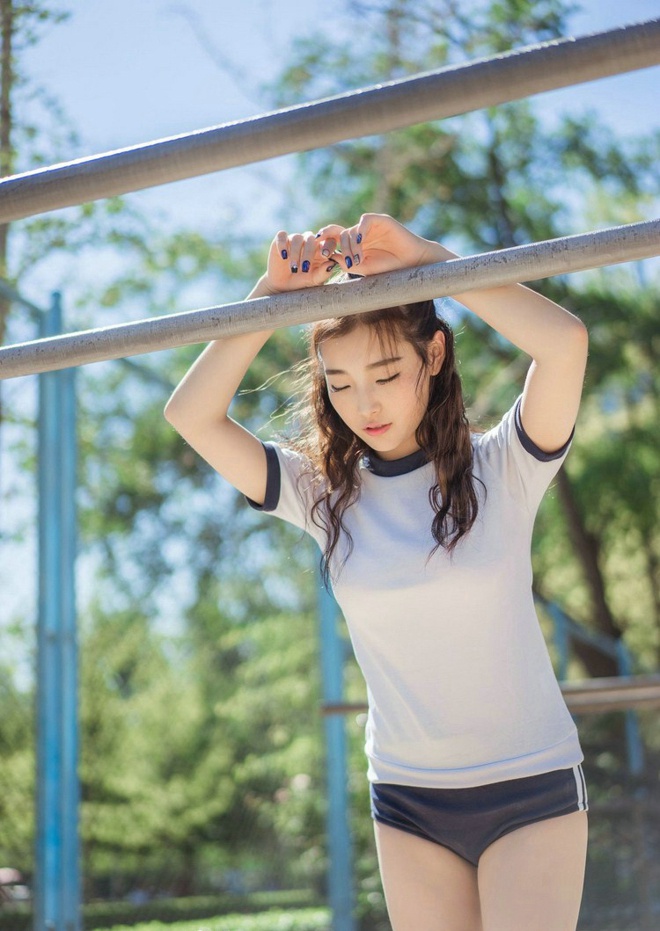 妩媚翘臀美女私房性感写真 