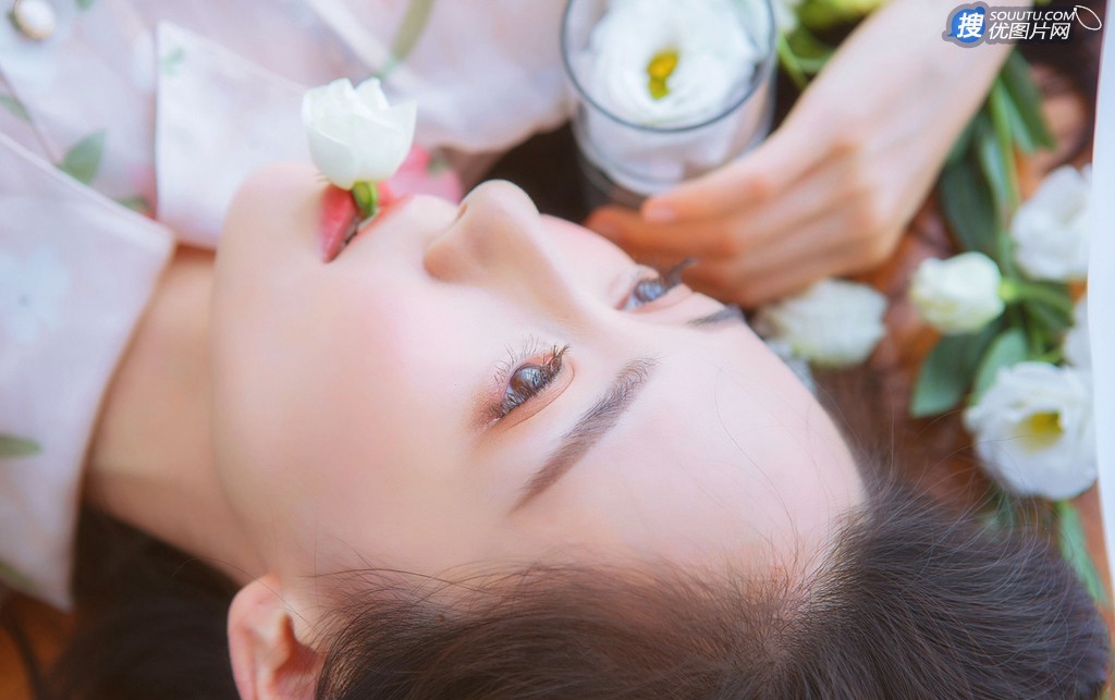 性感酥胸美女叶梓萱私房诱人写真 