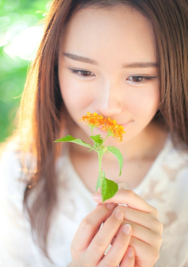 美女模特张乐吟性感内衣写真 