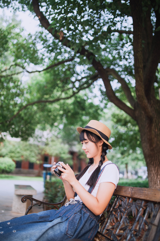 酥胸嫩模王若梦性感迷人写真 