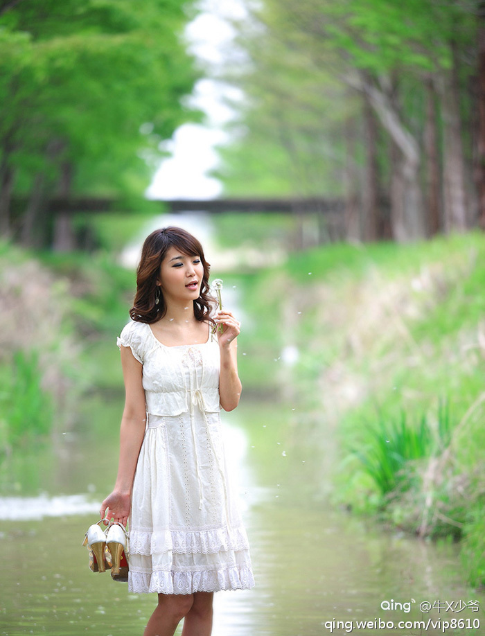 性感女模私房粉红撩人写真 