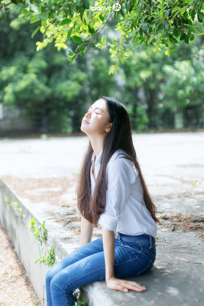 性感辣妹陆萱萱波涛汹涌制服私拍 