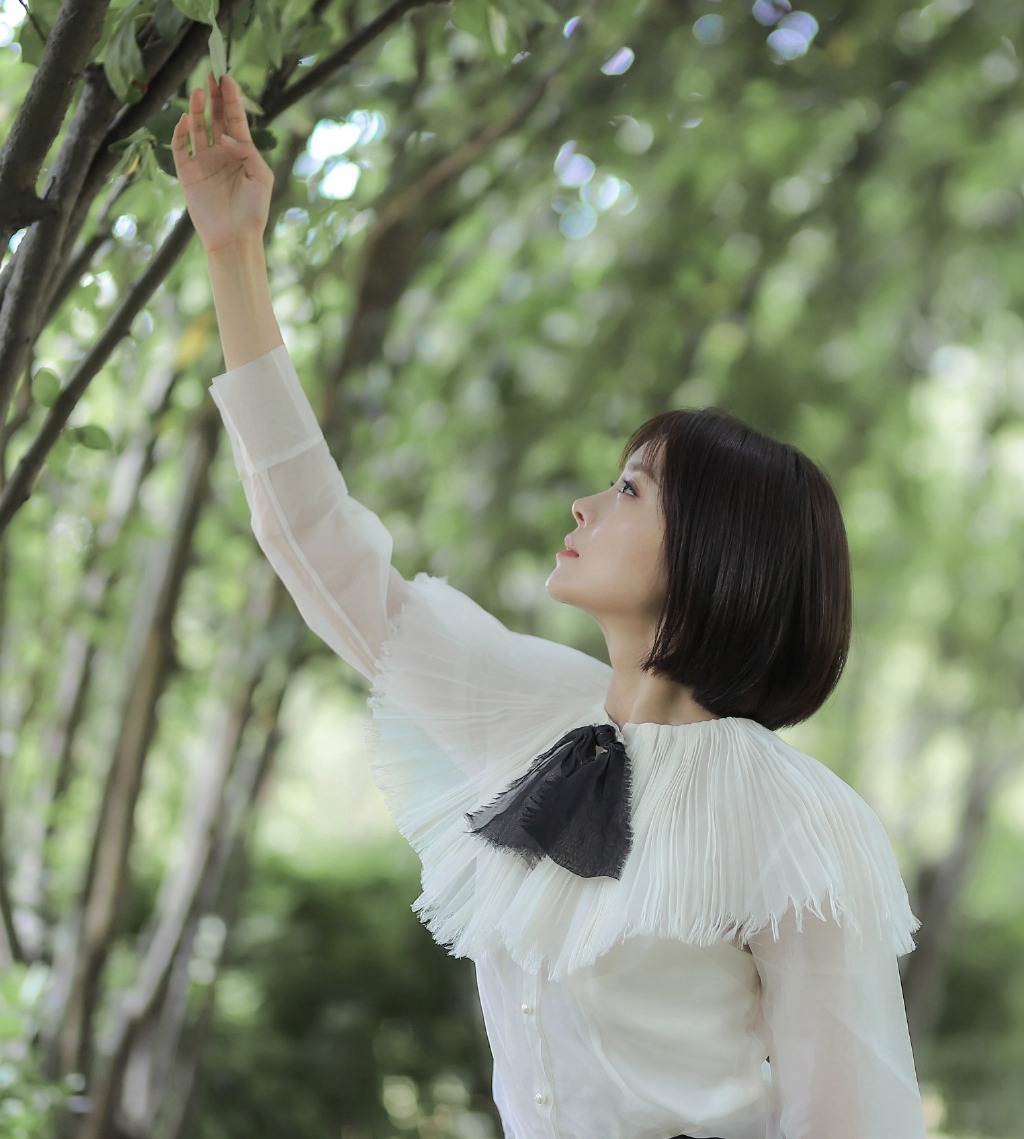 性感酥胸美女诱人高清写真 