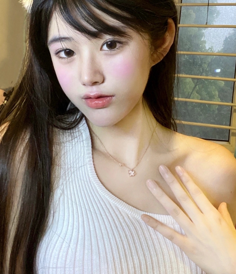 性感黑蕾丝美女周妍希诱人私房照 