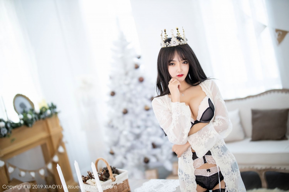 冰山美人雪白丰乳私房照 