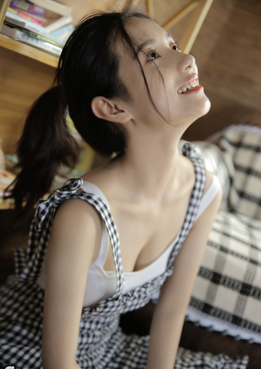 日本美女cosplay护士经典美臀写真 