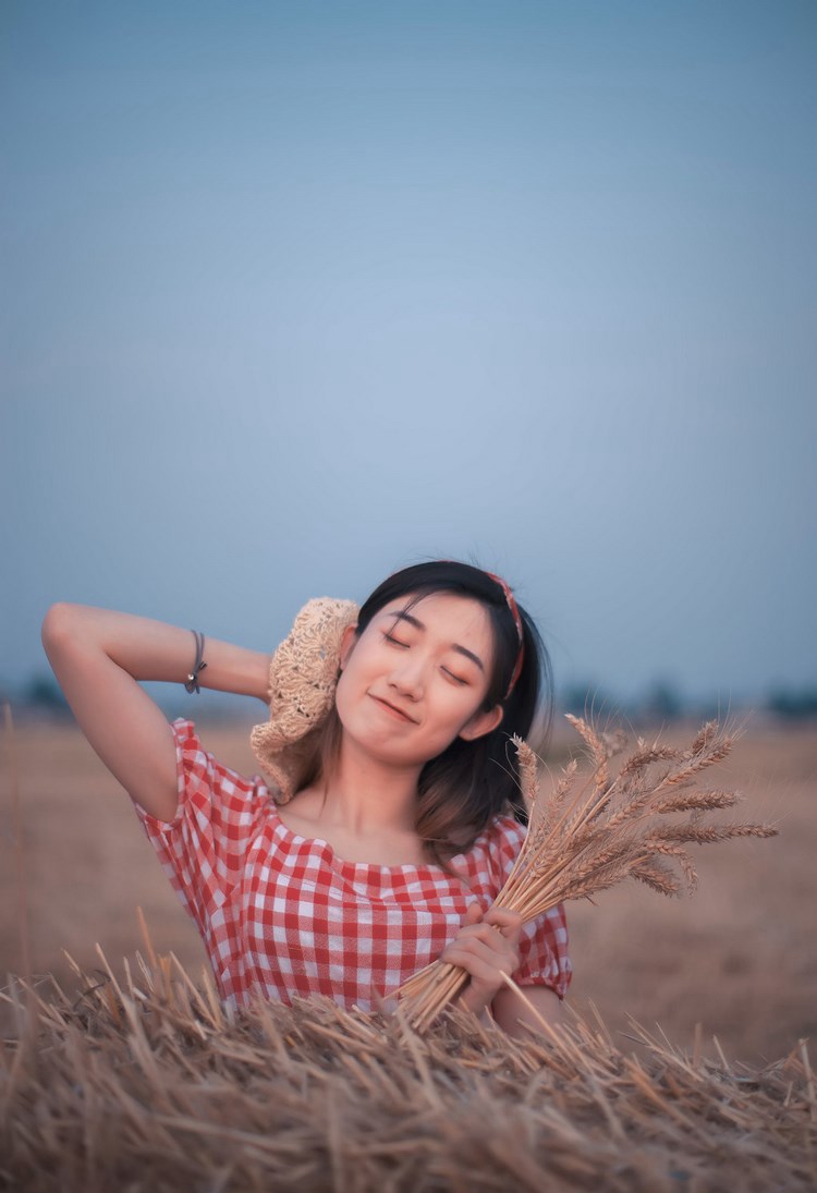 丁字裤美女张梓然蕾丝内衣性感写真 