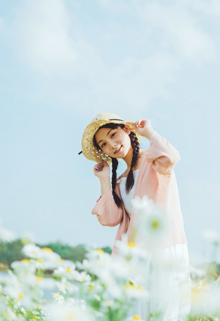 日本少女偶像一色杏子学生制服摄影图片 