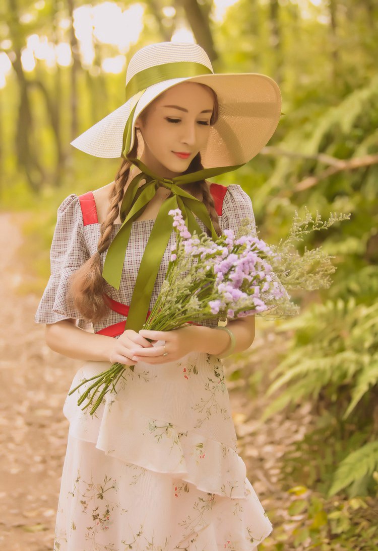 高清大胸美女韩小仙花内衣性感图集 