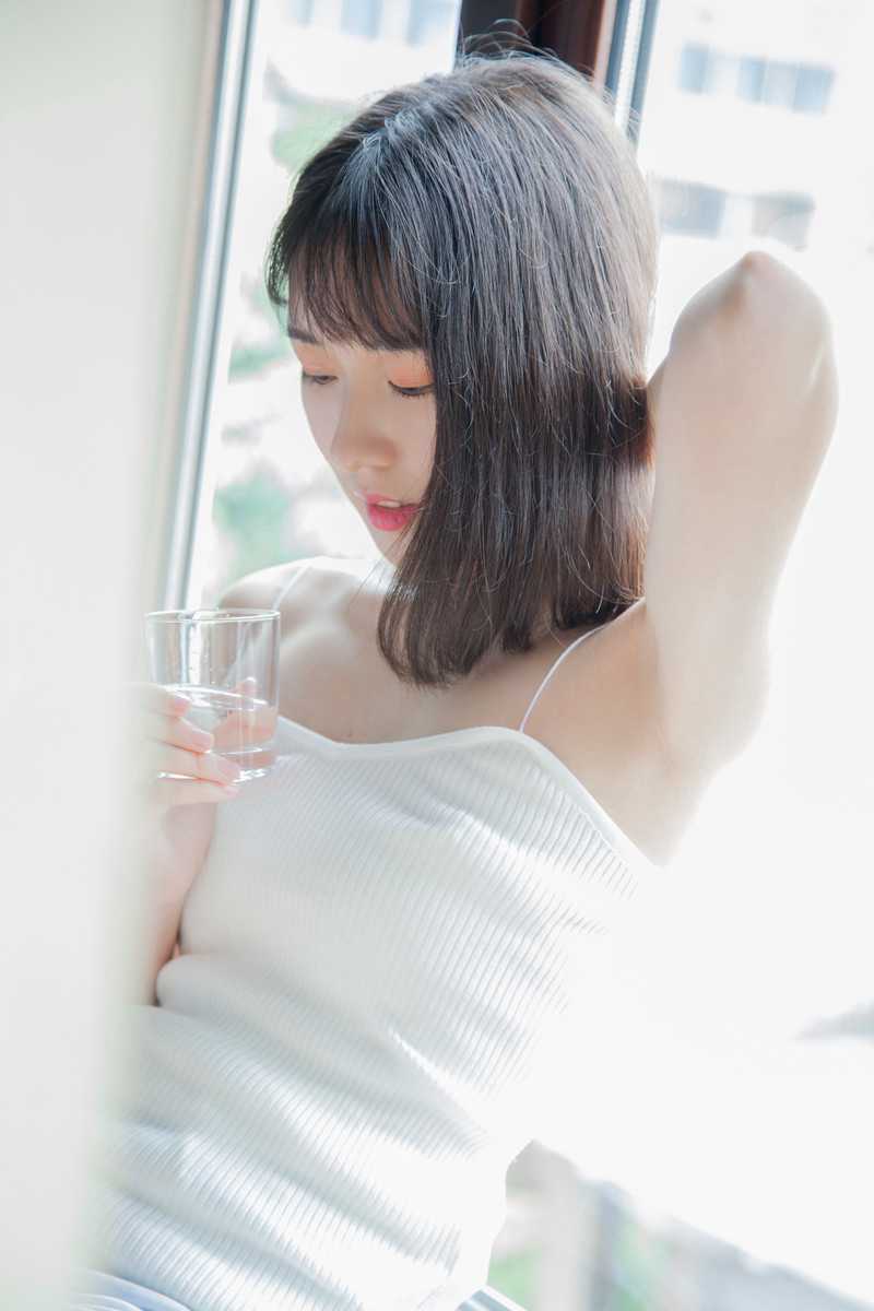 性感美女泳池高清写真 