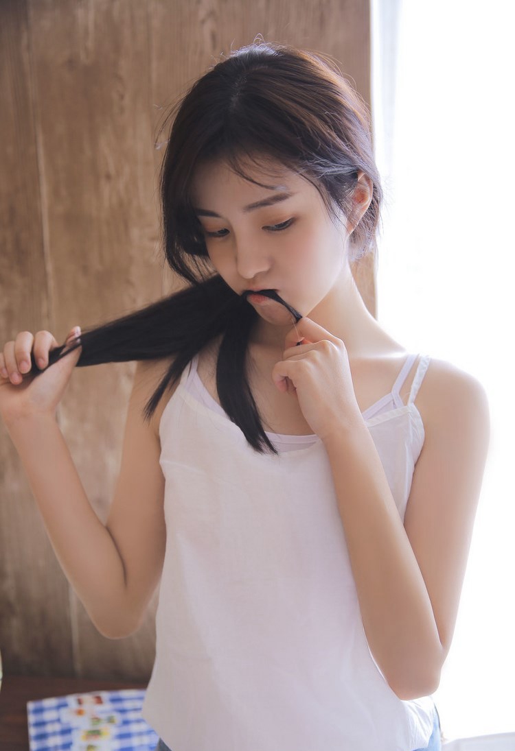 90后性感美女Lucy私房调教诱惑美图 